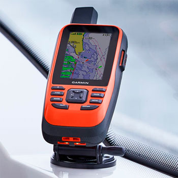 Встречайте GPSMAP 86s, портативный навигатор премиум-класса с положительной плавучестью, с ярким цветным 3-х дюймовым дисплеем и встроенными картами