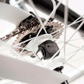 Повышайте эффективность велотренировок круглый год с новыми датчиками скорости Speed sensor 2 и частоты вращения педалей Сadence sensor 2 от Garmin