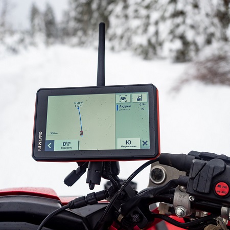 Обзор GPS-навигатора Garmin Tread с контролем групповых поездок